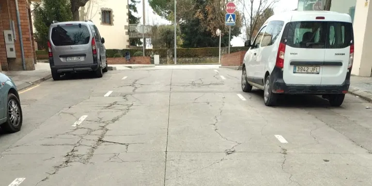 Afectacions a la mobilitat del carrer de la Plana per obres en el paviment