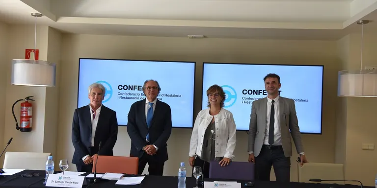 La ConfeCat creu que la indústria turística passa indiscutiblement per la confiança sanitària