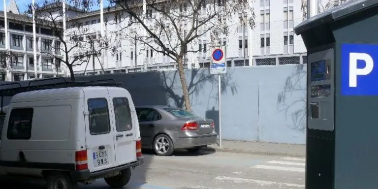 La zona blava de la Seu d'Urgell, fora de servei fins a nou avís