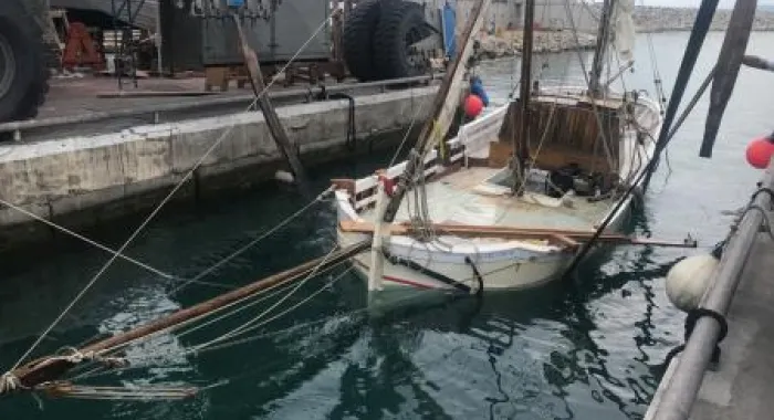 Les feines de reparació de la barca Odina s’allarguen fins al setembre