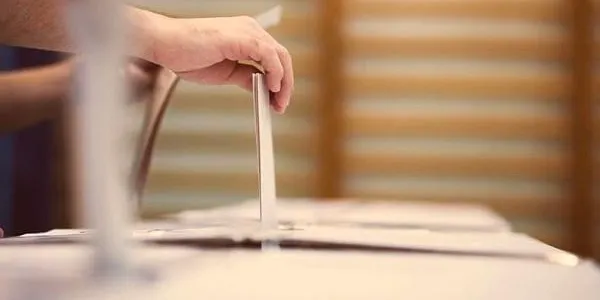 El Tribunal Constitucional suspèn les resolucions de suport al referèndum del 2017
