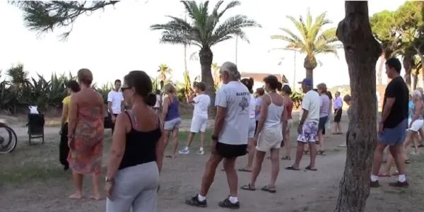 Ioga, pilates i Txi-kung, aquest agost a la platja d’Altafulla