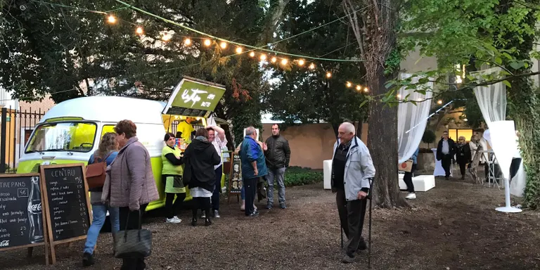L'espai del jardí de l'Ajuntament enamora als morellencs