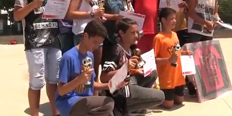 VIDEO: El Club Escola de Futbol Can Mir tanca la temporada amb festa i premis