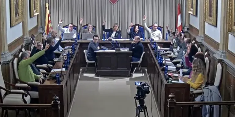 El ple de Valls valida modificar les condicions dels treballadors de l’Ajuntament