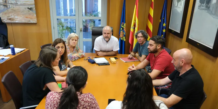 L’Ajuntament de Cambrils rep els representants de l’Agrupació d’Entitats Gitanes dels Països Catalans