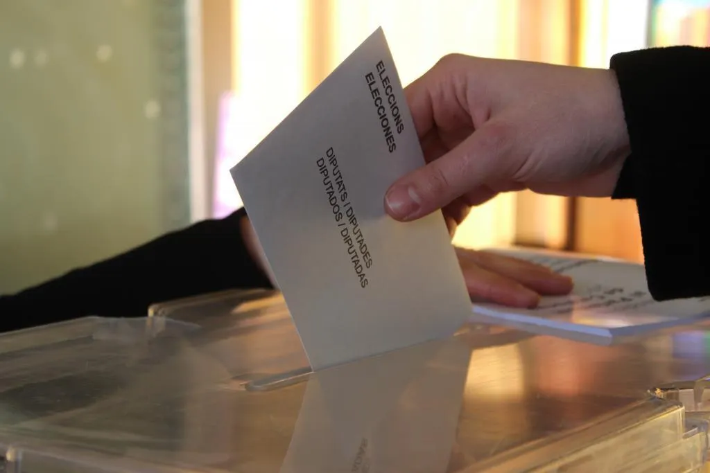 L'alcaldessa Ana María Martínez amb els guanyadors i finalistes dels Premis al Civisme