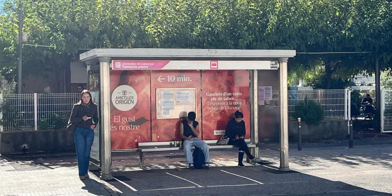Els usuaris del bus exprés e15.3 de Cubelles exigeixen més freqüències