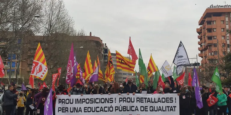 Tercer dia de vaga en l'àmbit educatiu per reivindicar revertir les retallades i altres canvis en el sector