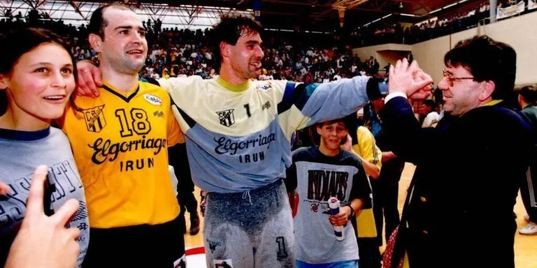 SVENSSON, JAVIER BARRETO Y EL AVIÓN DE LOS 30 MILLONES: REENCUENTRO DE LEYENDAS EN IRUN