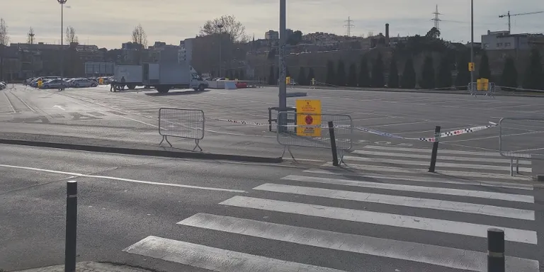 Continuen les restriccions d'aparcament a l'Escard\xedvol fins dissabte