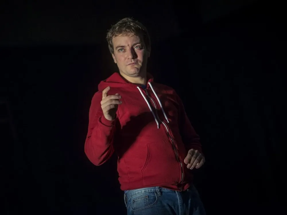 Pol López és Christopher a "El curiós incident del gos a mitjanit”
