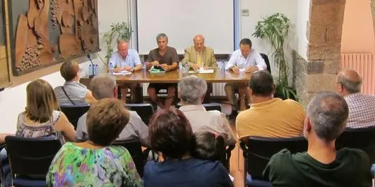 Una trentena de persones s'assessoren a l'Alt Urgell sobre les preferents i el deute subordinat
