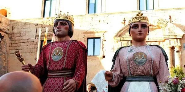 Els gegants de Torredembarra ja són a casa