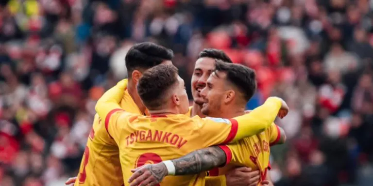 El Girona FC es fa gran a San Mamés (2-3)