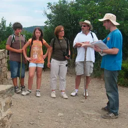 Entrevistes de la Justa del 3/1/2020 — Penya del Moro en suspens: 10 anys de servei, el debat del concurs i el futur del punt d’informació; i el sorteig de patges i la tradició dels globus a Sant Just - episode art