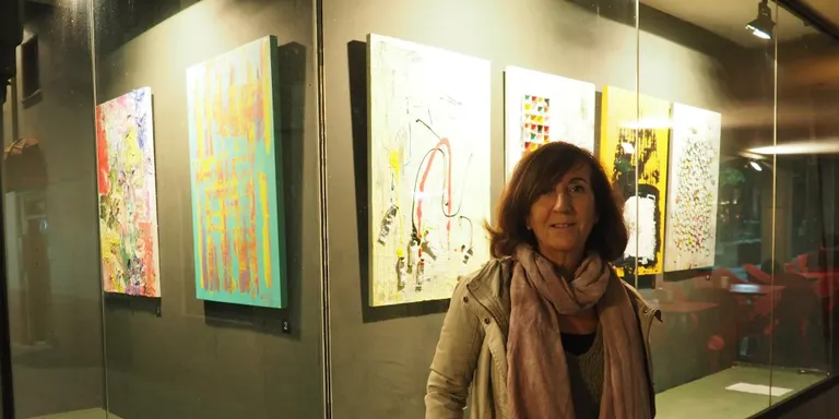 Carme Ruiz exposa 'Impressions plàstiques' a l'Aparador