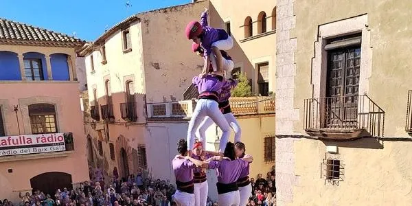 Els Castellers d'Altafulla clouen la temporada amb el 4 de 7, el 5 de 6 i el 3 de 6 amb el pilar en la diada de Festa Major