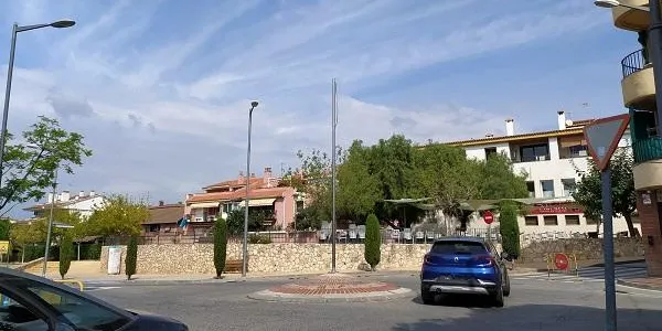 La Policia Local d’Altafulla deté tres individus mentre sostreien l’estelada de l’Avinguda Marquès de Tamarit