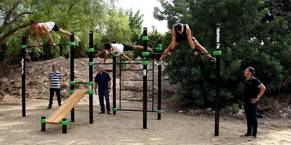 Altafulla inaugura el primer parc d’ ‘Street Workout’, una àrea d’entrenament del cos a l’aire lliure
