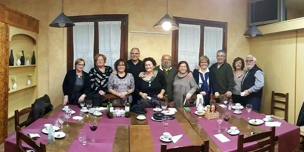 Una dotzena d’altafullencs i altafullenques nascuts l’any 1957 celebren els seus 60 anys amb un dinar