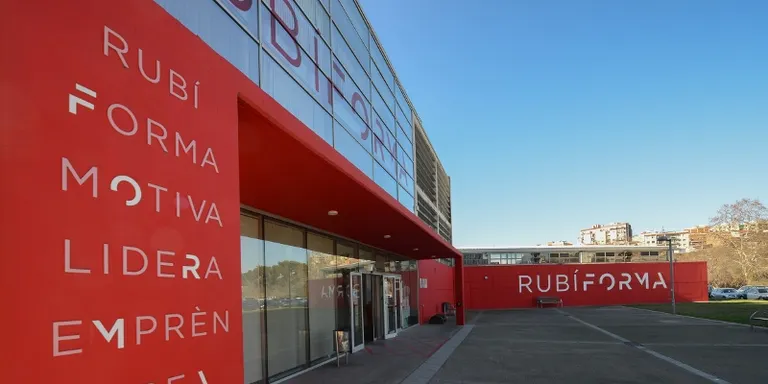 Xerrada per explicar experiències dels programes de contractació del Rubí Forma
