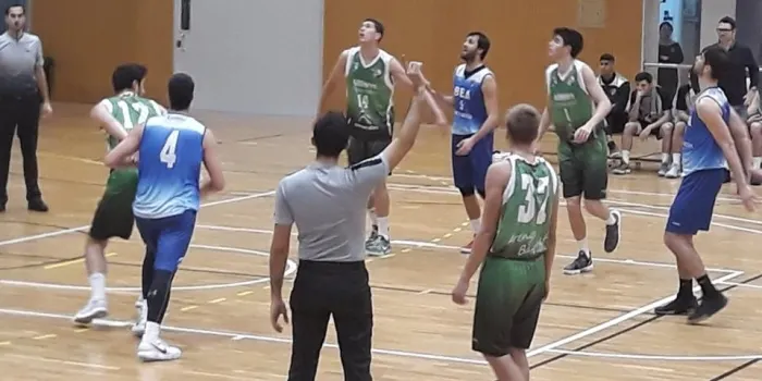 El sènior A de l’Arenys Bàsquet ha tornat a guanyar aquest cap de setmana