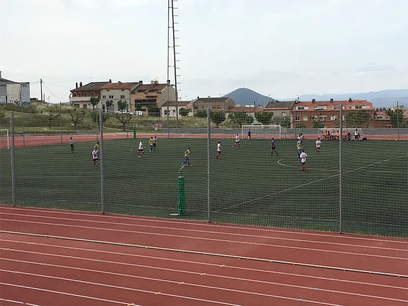 Per segona vegada en la seva història, el Rubí va jugar com a local al camp de la pista d'atletisme