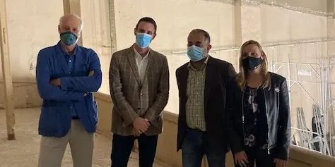L'Ajuntament i l'ateneu el Centre signen un conveni per enllestir la reforma del teatre de l'entitat en dos anys
