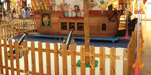 Cambrils estrena temporada amb un concurs de vermut i amb tallers de pirates i d'escultures de sorra