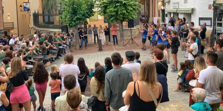 Celebra la revetlla de Sant Joan a Begur amb l'arribada de la Flama del Canigó, danses, sopar i festa