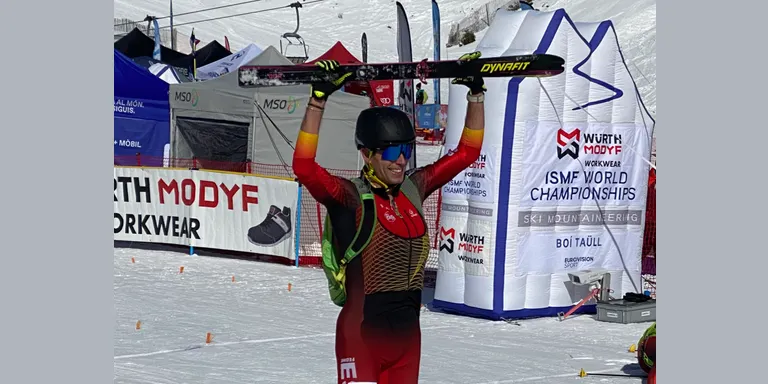 Oriol Cardona es proclama campió del món d'esprint d'esquí de muntanya