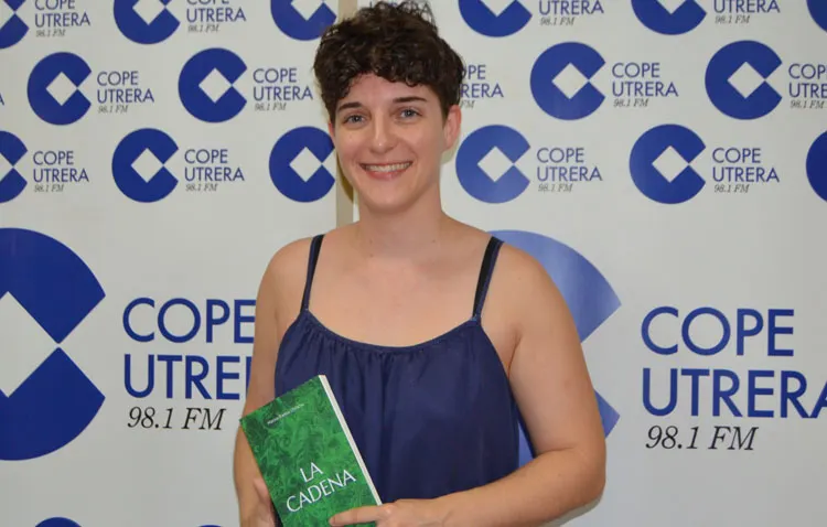 «La cadena», primera novela de la directora de orquesta utrerana Marina Ramos