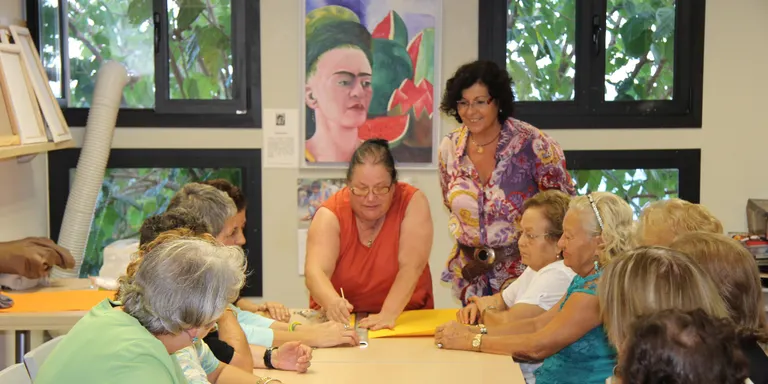 Del 14 al 18 de gener, obertes les inscripcions per als cursos i tallers per a la gent gran