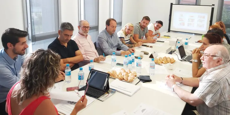 La Taula de Turisme aposta per la innovació en la dinamització comercial i turística sense perdre l'essència de Pineda
