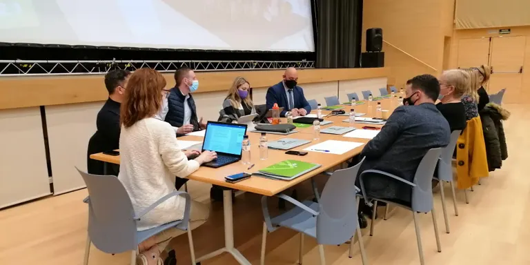 Els municipis vallesans que impulsen una DOP Oli del Vallès, entre els quals Caldes, insisteixen que assolir-la és factible
