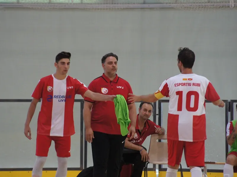 Fons de banqueta a les files d'un Esportiu masculí de qualitat