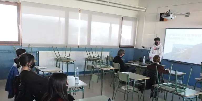 Els alumnes de batxillerat de l'Institut Joan Brudieu presenten els seus treballs de recerca