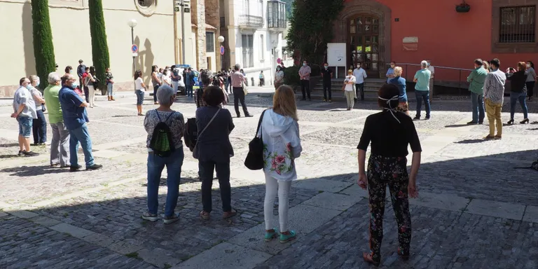 Minut de silenci a la Seu en record de les víctimes de la COVID-19