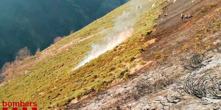Controlat l'incendi de pastures d'Arties, que ha cremat unes 240 hectàrees