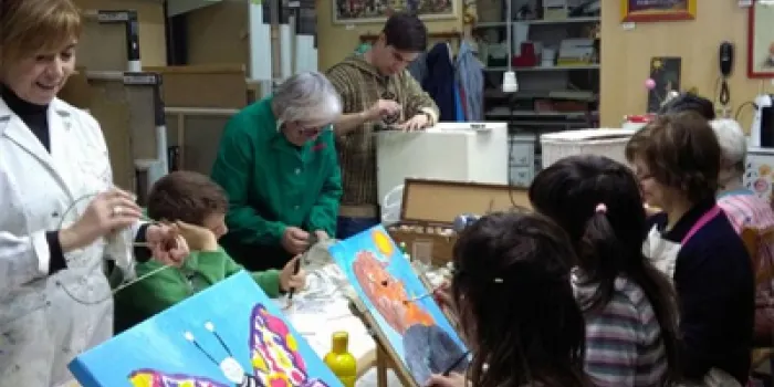 La botiga l’Esboç, situada al carrer Ample, organitza 20 hores de treballs manuals