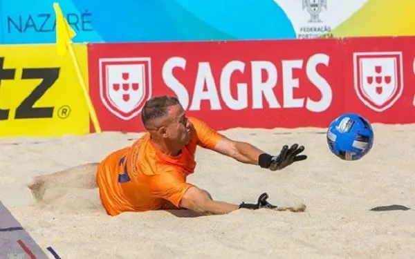 Edu Suárez i Eliott Mounoud ja estan a la fase final de la Lliga Portuguesa de Futbol Platja