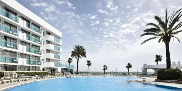 Catalunya preveu un nou agost amb hotels plens i molta reserva d’última hora per la crisi a l’Orient Mitjà