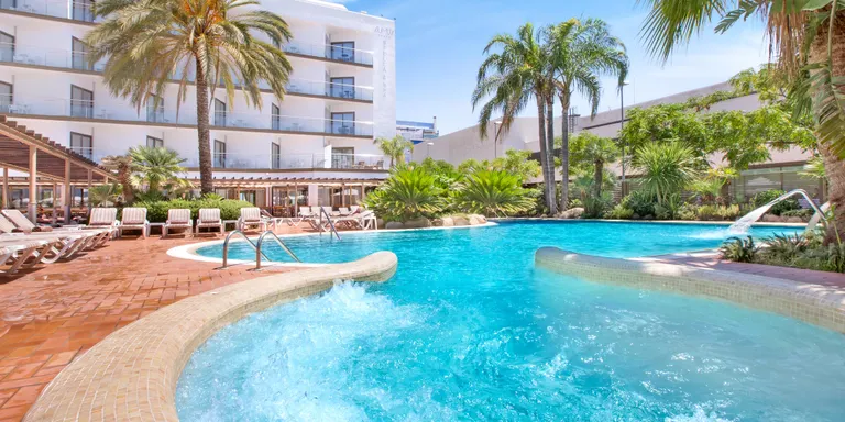 El sector hoteler del Maresme registra 1,4 milions de pernoctacions durant el mes d'agost