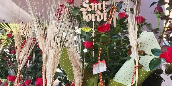 La Fira de Sant Jordi d’Altafulla registra un descens en la venda de roses de les floristeries locals
