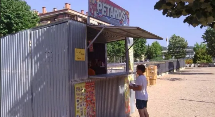 Una de les casetes instal·lades a la part alta de la riera