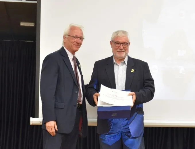 L'Associació de Voluntaris i Amics de l'Hospital rep el premi Jaume Esperalba i Terrades 2019