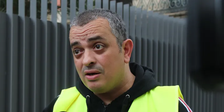 Interior es compromet a reforçar la vigilància al Prat amb més agents a l'agost per controlar els taxistes il·legals