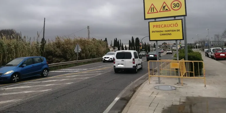 Comencen els treballs previs del projecte de reurbanització de l’antiga carretera de la Riera