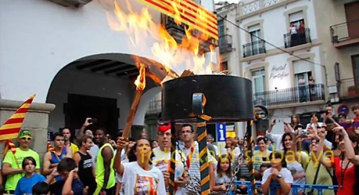 La Flama del Canigó arribarà fins la plaça de l'Ajuntament (foto: Xavi Salbanyà )